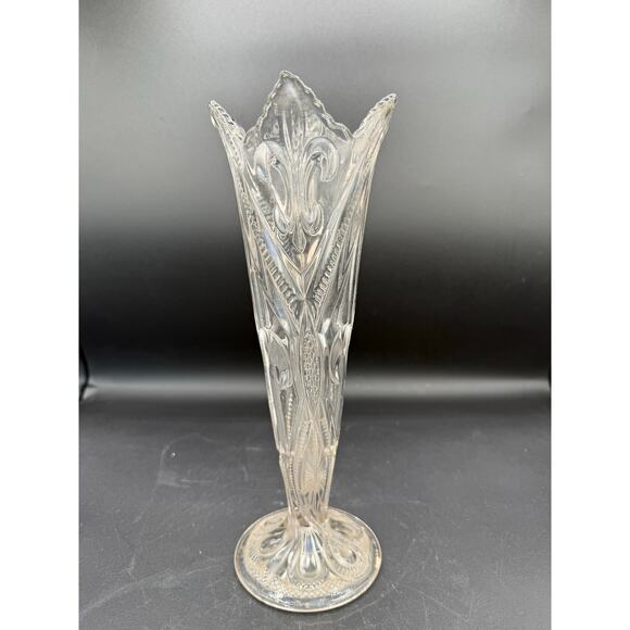 Rare EAPG Bryce Higbee UV Reactive Arched Fleur-de-Lis 11” Vase - Picture 3 of 7